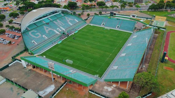 Qual è il ruolo dell'altezza in diverse posizioni nel basket?